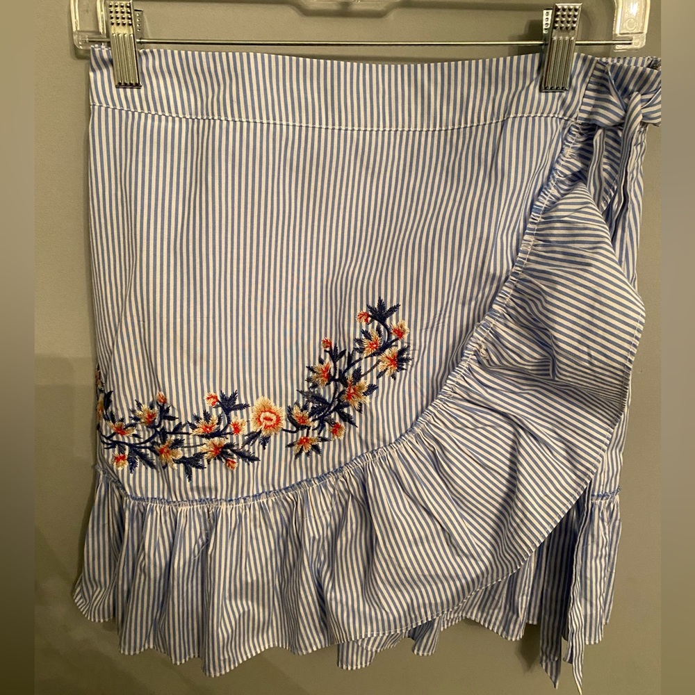 Mini skirt.